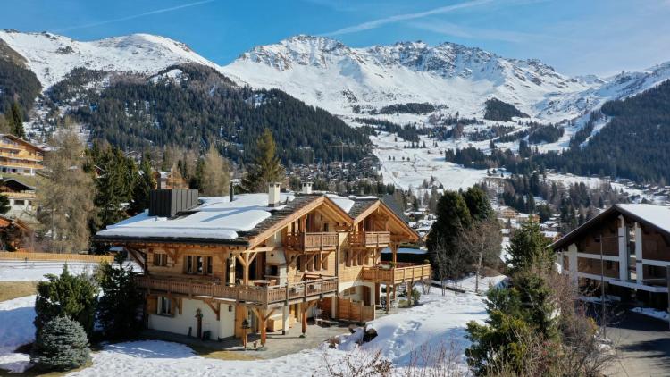 SUPERB TWIN-CHALET A FEW STEPS FROM LE ROUGE